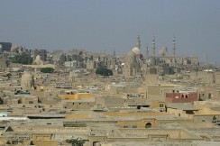 Египет. Каир. Умерших хоронят вот на таких «кладбищах», занимающих огромные территории.