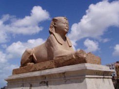Сфинкс на территории бывшего храма Серапеум. Александрия. Египет.