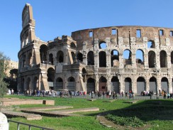 Колизей или Амфитеатр Флавиев — самый большой из древнеримских амфитеатров. Рим. Италия.