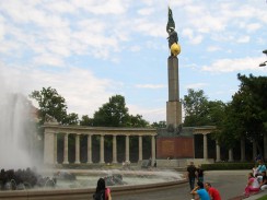 Памятник советским воинам в Вене. Австрия